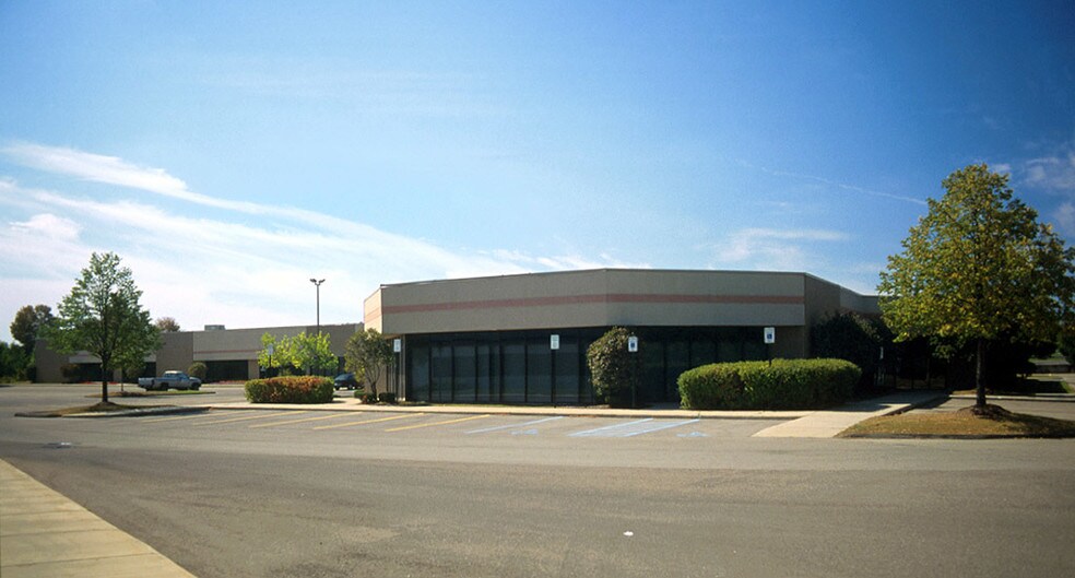 More Photos Of 38855 Hills Tech Dr, Farmington Hills Light Manufacturing For Lease