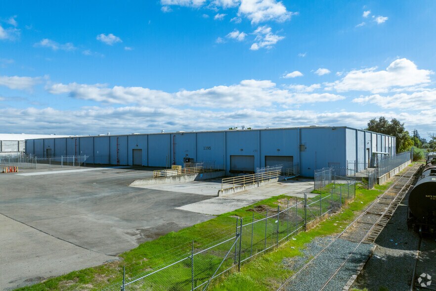 More Photos Of 1195 N Gertrude Ave, Stockton Warehouse For Sale