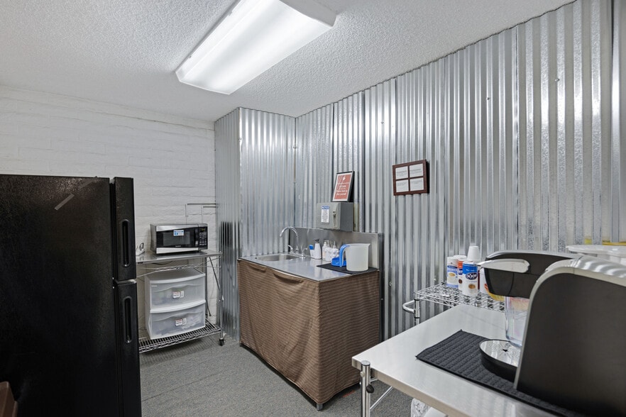 More Photos Of 2942 N 24th St, Phoenix Office For Sale