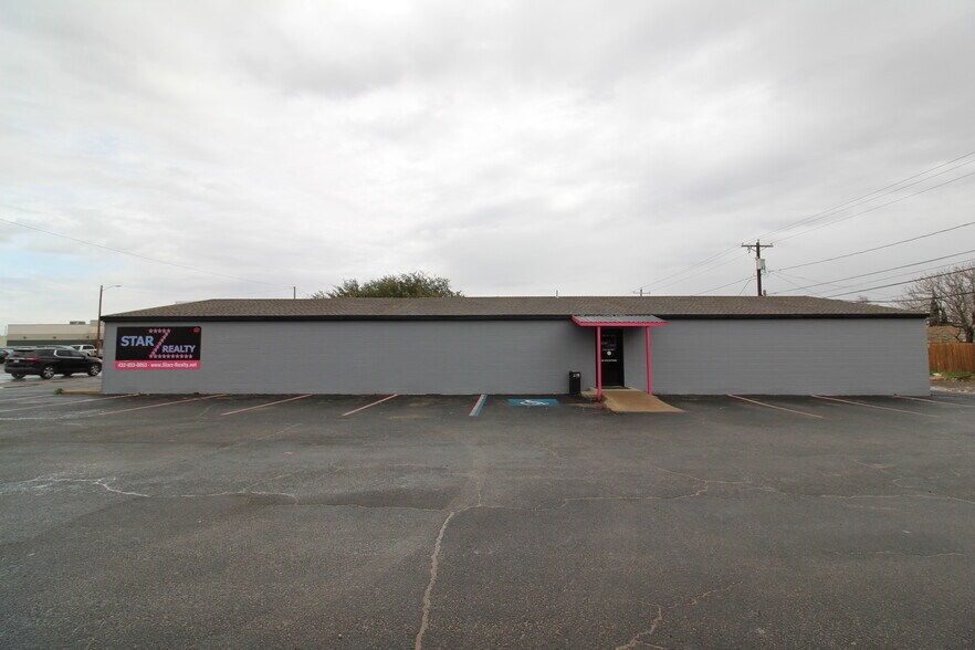 More Photos Of 1221 W University Blvd, Odessa Medical For Sale