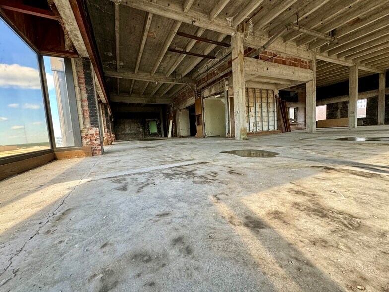 More Photos Of 8 E 3rd St, Tulsa Office Residential For Sale