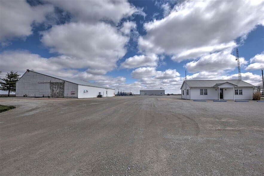 More Photos Of 1601 IL-128, Bethany Industrial For Sale