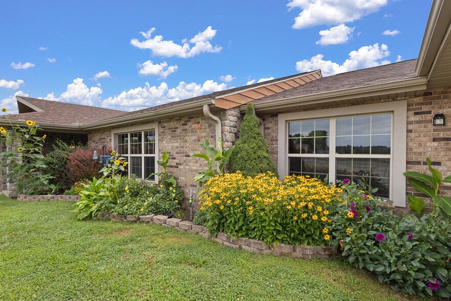 More Photos Of 19824 State Highway 112, Cassville Apartments For Sale