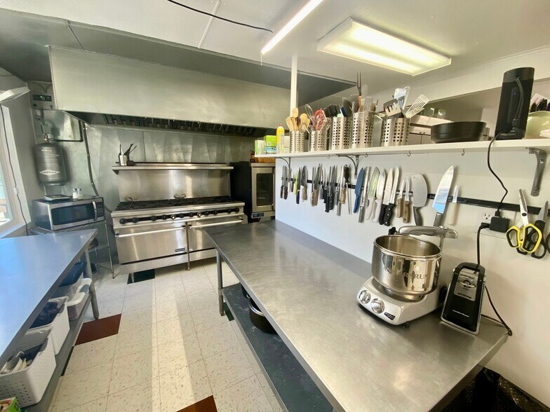 More Photos Of 730 Granite Ave, Shelby Specialty For Sale