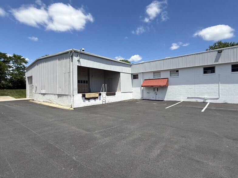 More Photos Of 21 Bellecor Dr, New Castle Warehouse For Lease