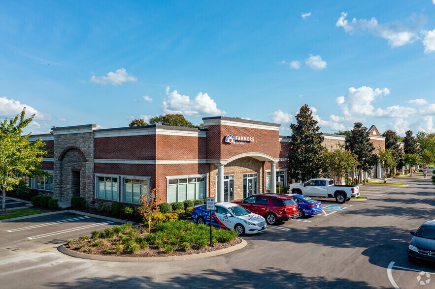 More Photos Of 3011 Harrah Dr, Spring Hill Office For Lease