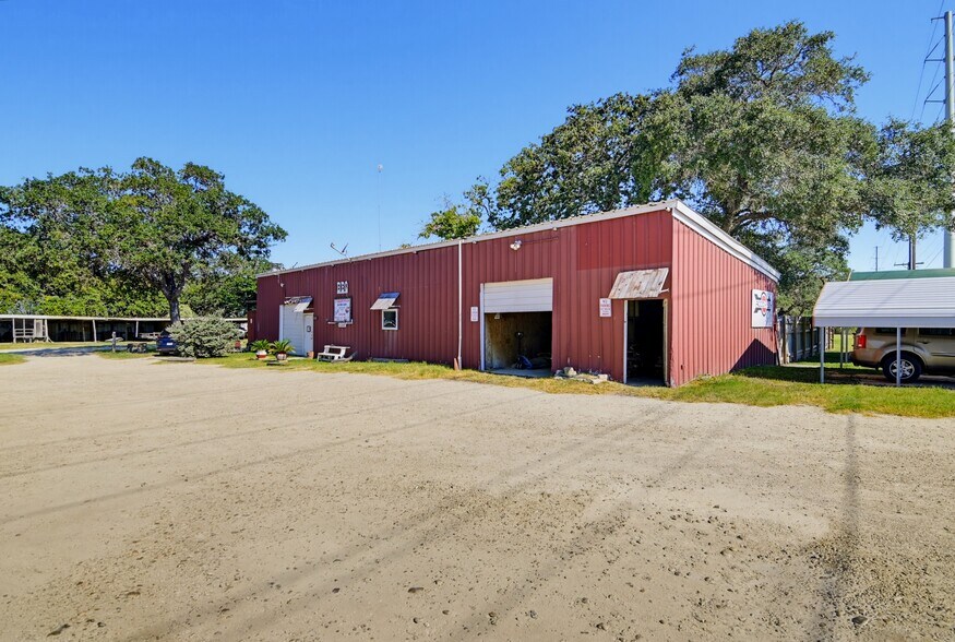More Photos Of 6348 FM 1117, Seguin Storefront Retail Office For Sale