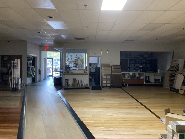 More Photos Of 1722 Church St, Holbrook Warehouse For Sale