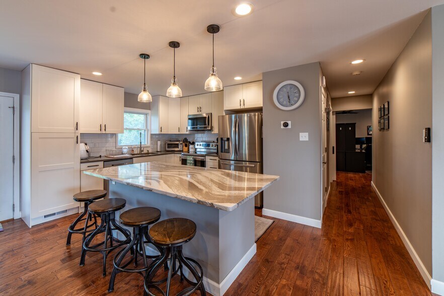 More Photos Of 1514 Caulks Hill Rd, Saint Charles Office For Lease