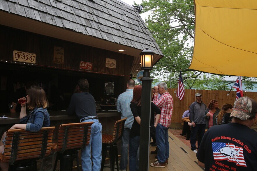 More Photos Of 136 Darrows Ln, Cresaptown Restaurant For Sale