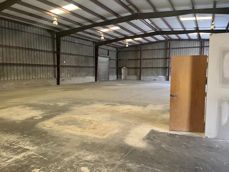 More Photos Of 2088 58th Avenue Cir E, Bradenton Warehouse For Sale