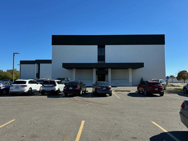 More Photos Of 900-950 N Porter Ave, Norman Medical For Lease