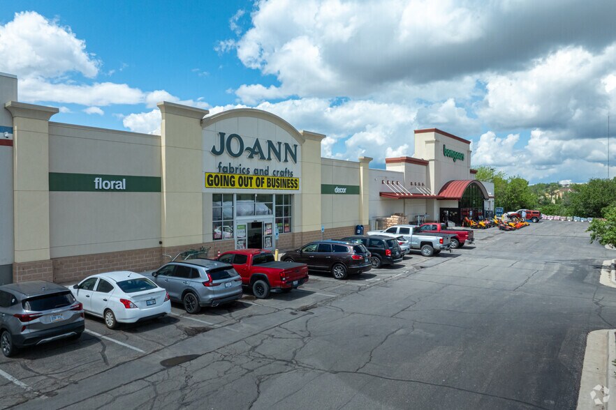 More Photos Of 1133 SW Wanamaker Rd, Topeka General Retail For Sale