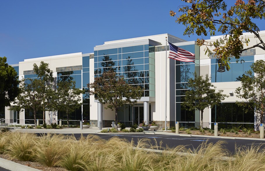 More Photos Of 6010 Hidden Valley Rd, Carlsbad Medical For Lease