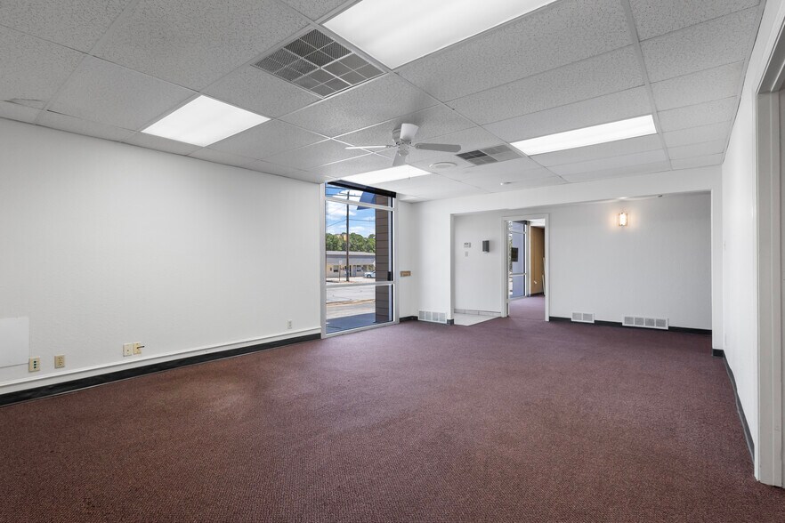More Photos Of 421 S Beckham Ave, Tyler Medical For Sale