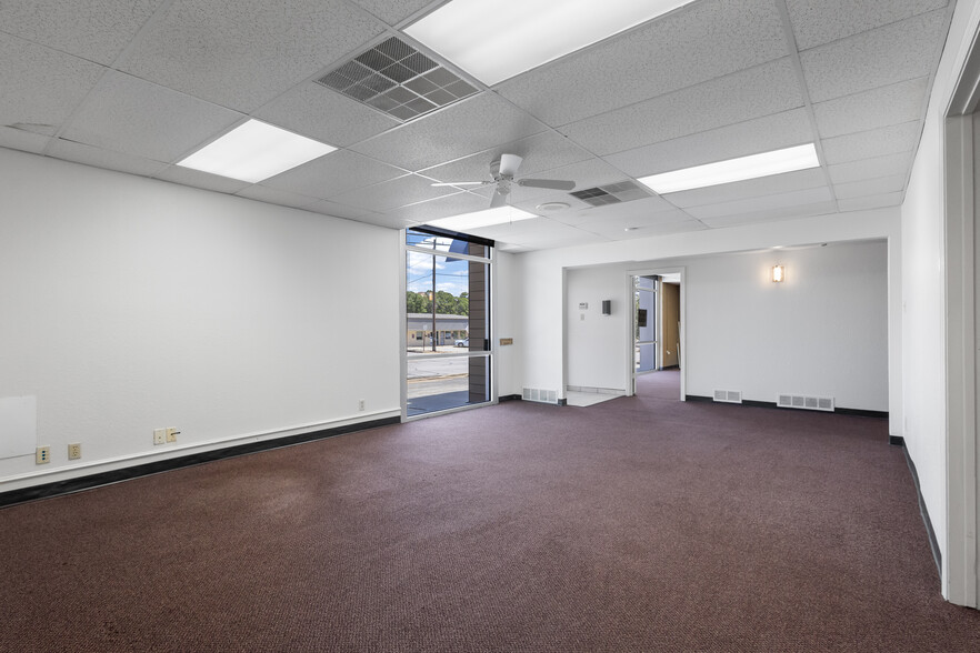 More Photos Of 421 S Beckham Ave, Tyler Medical For Lease