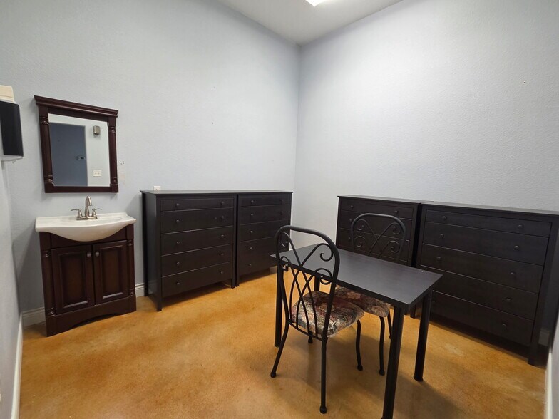 More Photos Of 1010 Old Austin Hutto Rd, Pflugerville Office For Lease