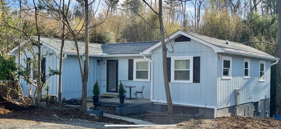 More Photos Of 1 Old Mill Ln, Weaverville Restaurant For Sale