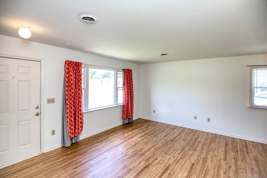 More Photos Of 7626 Bellehaven Dr, Gloucester Point Apartments For Sale