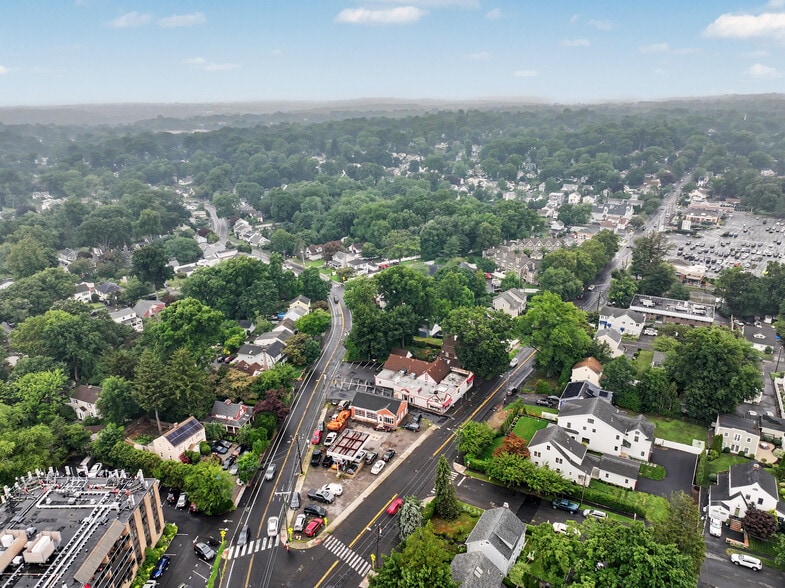 More Photos Of 526 Newfield Ave, Stamford Freestanding For Sale