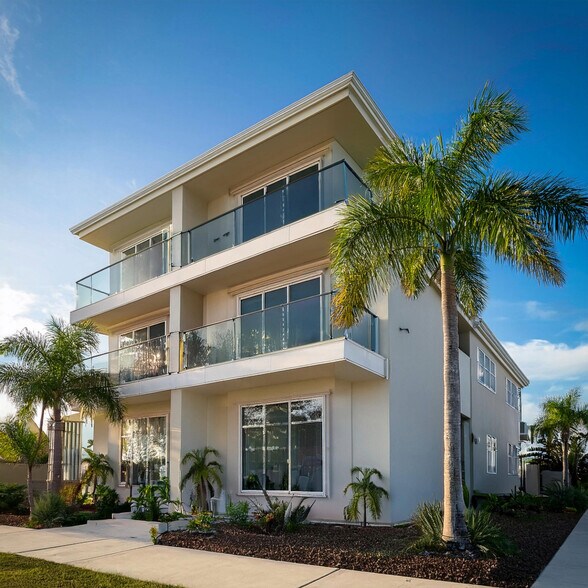 More Photos Of 351 NW 32nd St, Miami Specialty For Sale