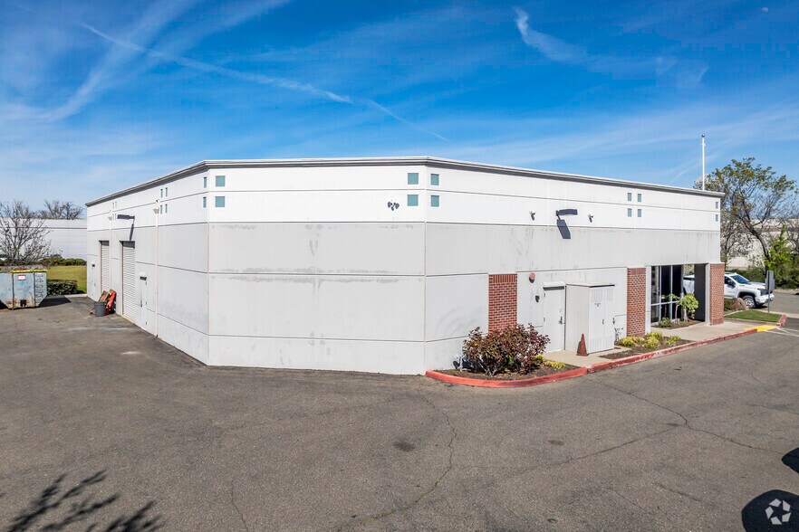 More Photos Of 4170 Citrus Ave, Rocklin Light Distribution For Sale