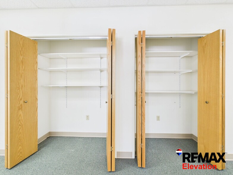 More Photos Of 156 N 6th St, Basin Office For Lease