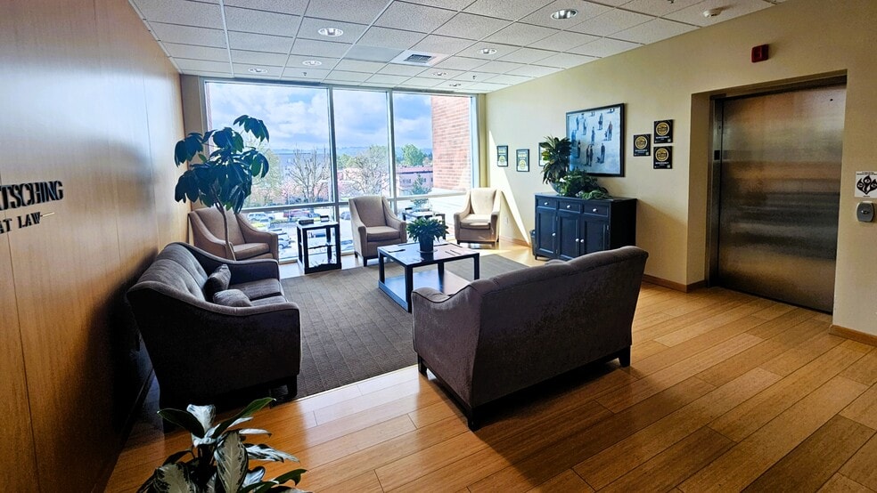 More Photos Of 1700 Hudson St, Longview Office For Lease