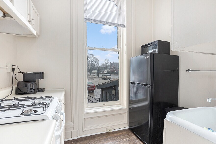 More Photos Of 701 Center Ave, Bay City Apartments For Sale