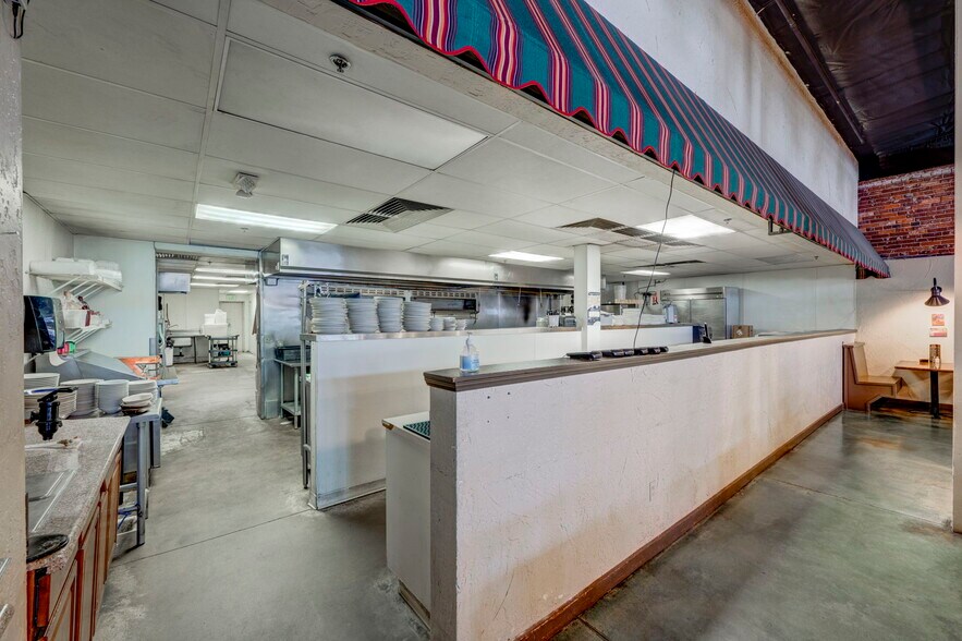 More Photos Of 922-926 Victorian Ave, Sparks General Retail For Sale