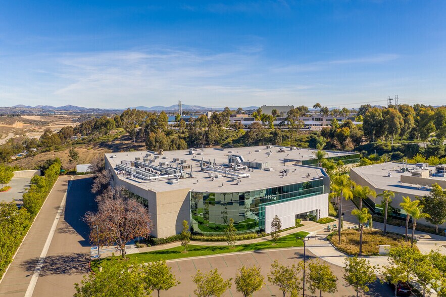 More Photos Of 9440 Carroll Park Dr, San Diego Research And Development For Lease