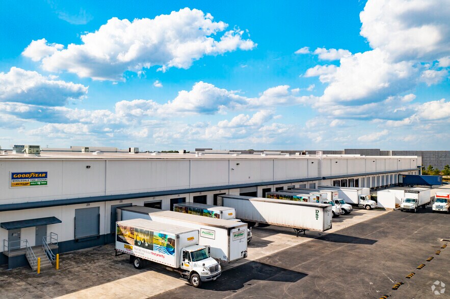 More Photos Of 6307-6335 Pelican Creek Cir, Riverview Distribution For Lease