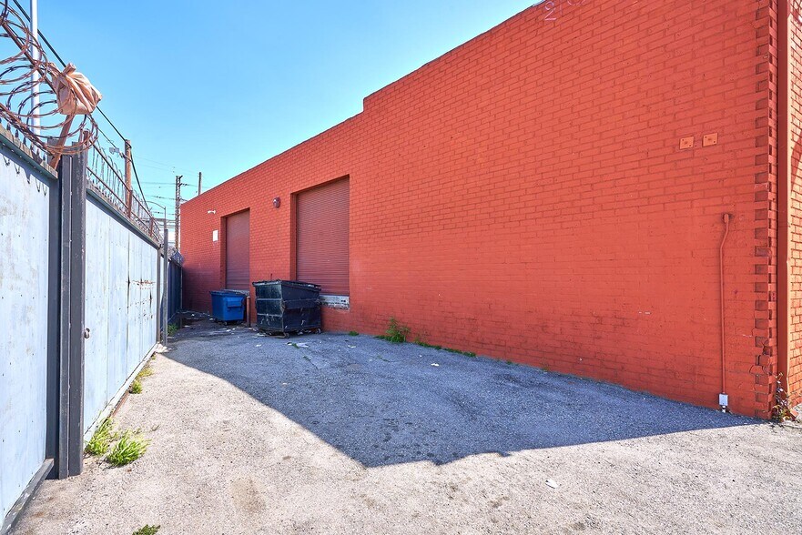 More Photos Of 3001 S San Pedro St, Los Angeles Warehouse For Sale