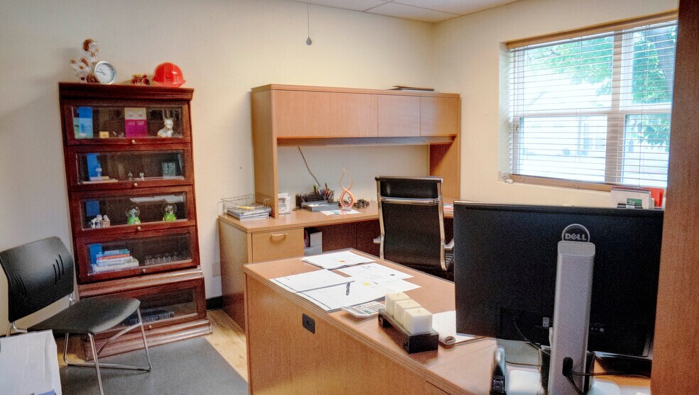 More Photos Of 5318 Bransford Rd, Colleyville Office For Sale