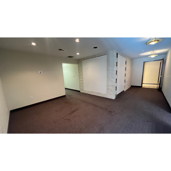 More Photos Of 900 N Lehigh St, Baltimore Light Distribution For Lease