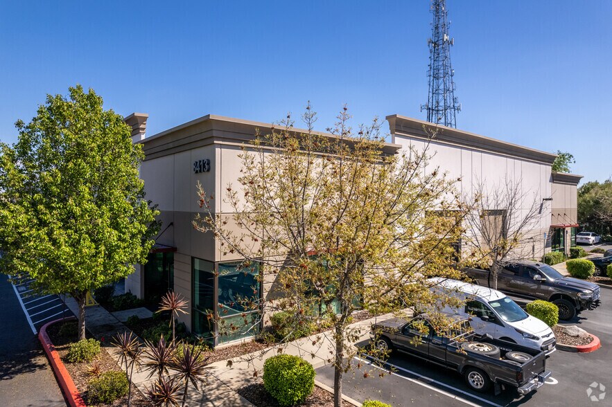 More Photos Of 8413 Washington Blvd, Roseville Warehouse For Lease