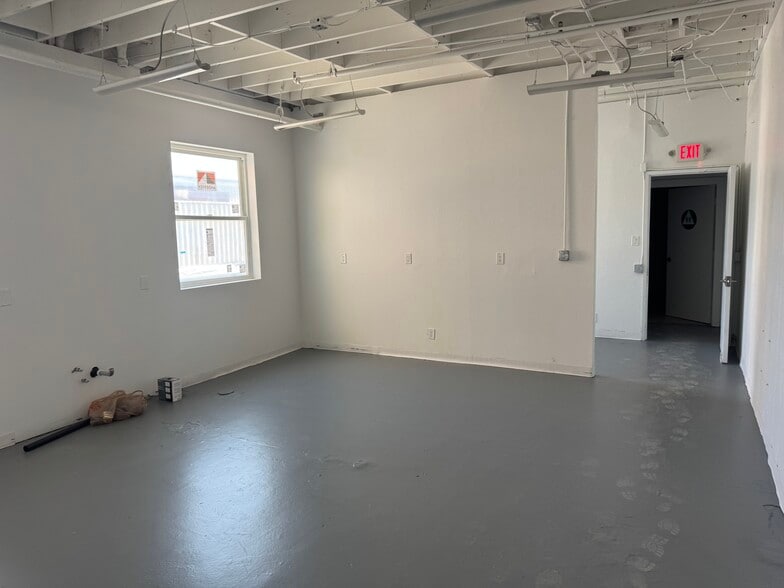 More Photos Of 401 Parr Blvd, Richmond Warehouse For Lease