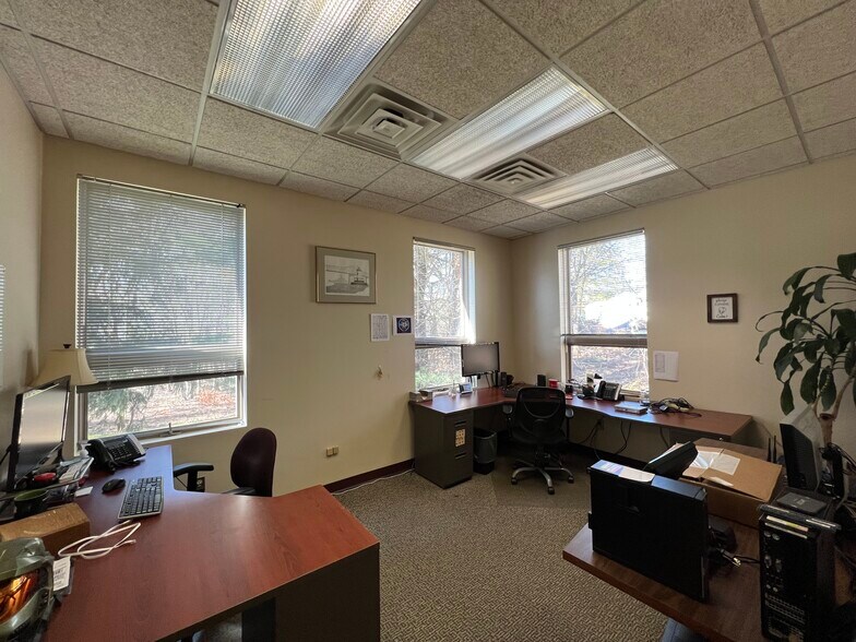 More Photos Of 875 Centerville Rd, Warwick Medical For Sale