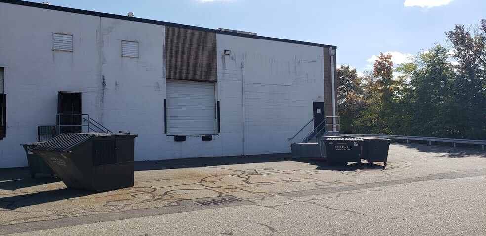More Photos Of 3005 Hadley Rd, South Plainfield Flex For Lease