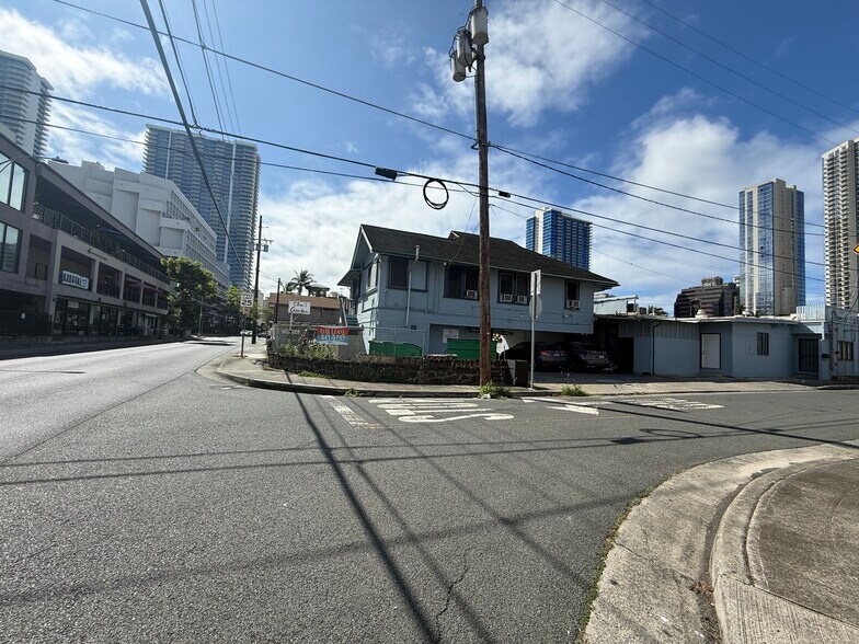 More Photos Of 1303 Rycroft St, Honolulu Restaurant For Lease