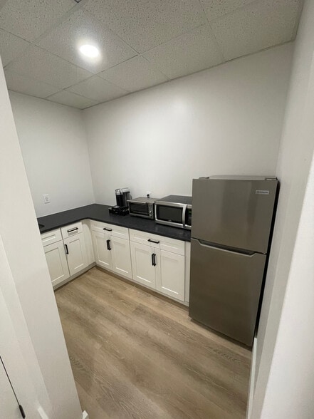 More Photos Of 200 Haddonfield Berlin, Gibbsboro Office For Sale