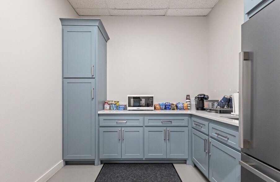 More Photos Of 116 Eunice St, Lafayette Industrial For Sale