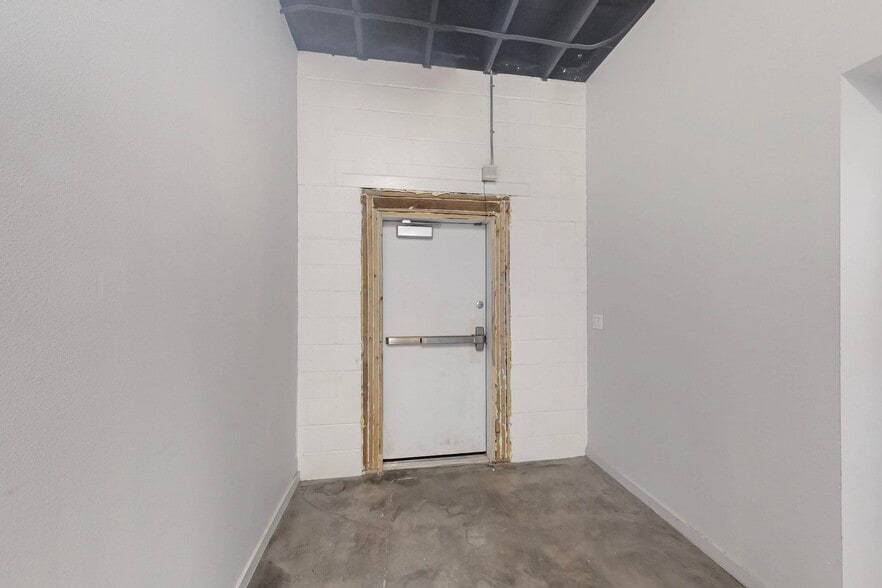 More Photos Of 314 El Pueblo Rd NW, Albuquerque Warehouse For Lease