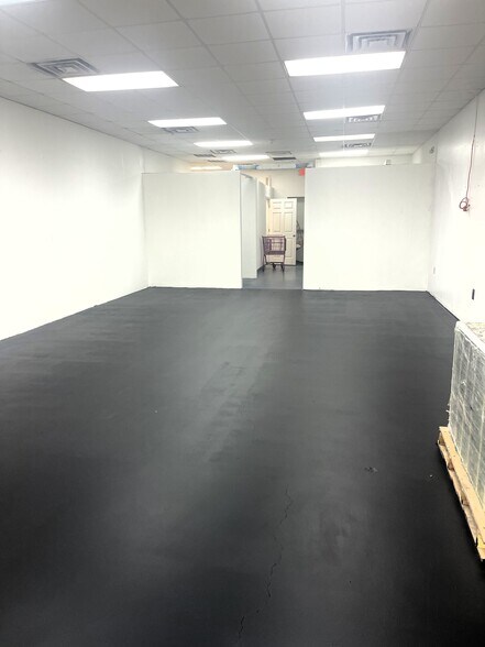 More Photos Of 13510-13520 Perkins Rd, Baton Rouge Storefront Retail Office For Lease