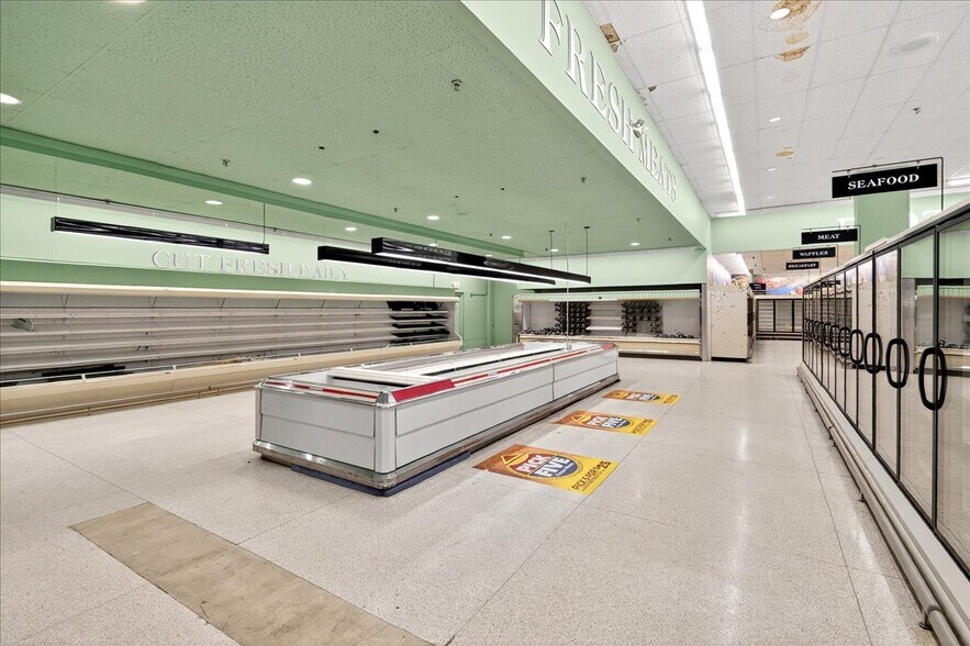 More Photos Of 4634-4639 Gravois Rd, House Spgs, House Springs Supermarket For Lease