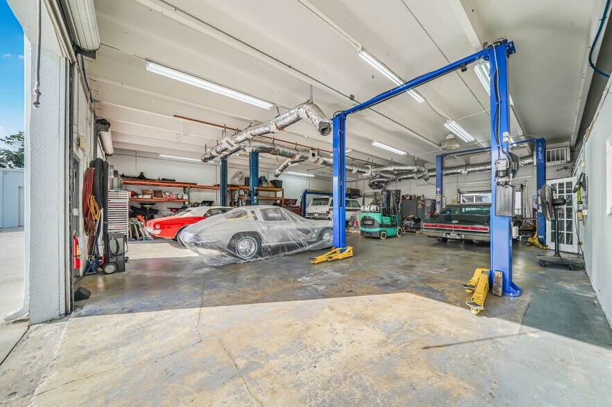 More Photos Of 3231 SE Slater St, Stuart Warehouse For Sale
