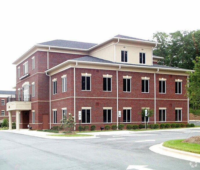 More Photos Of 3731 NW Cary Pky, Cary Medical For Sale