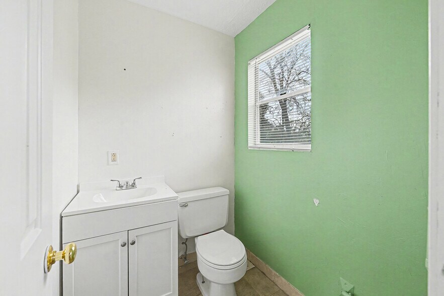 More Photos Of 5711 5th St, Katy Medical For Lease