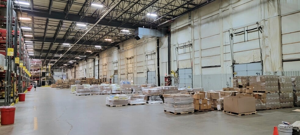 More Photos Of 29 Elizabeth Dr, Chester Distribution For Lease