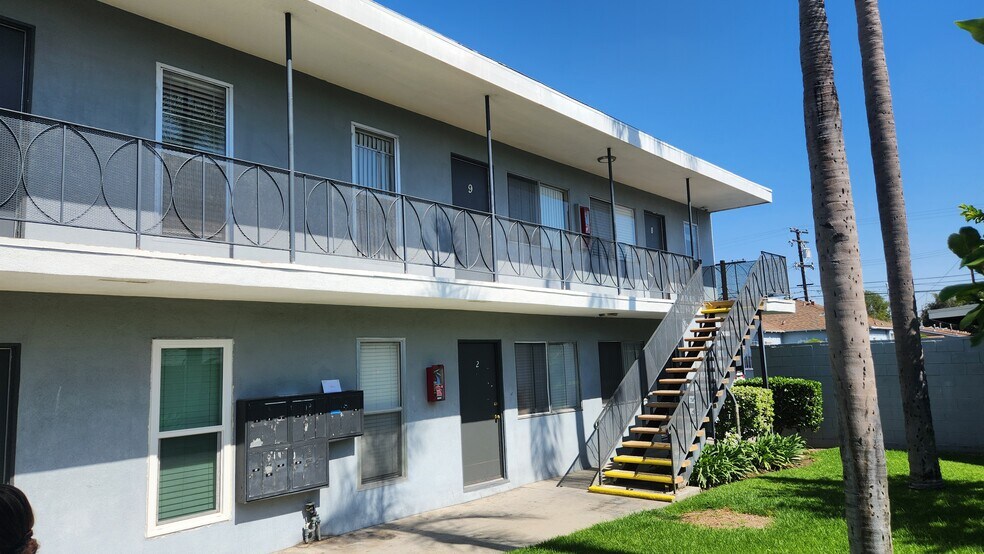 More Photos Of 5018-5029 Santa Ana St, Cudahy Apartments For Sale